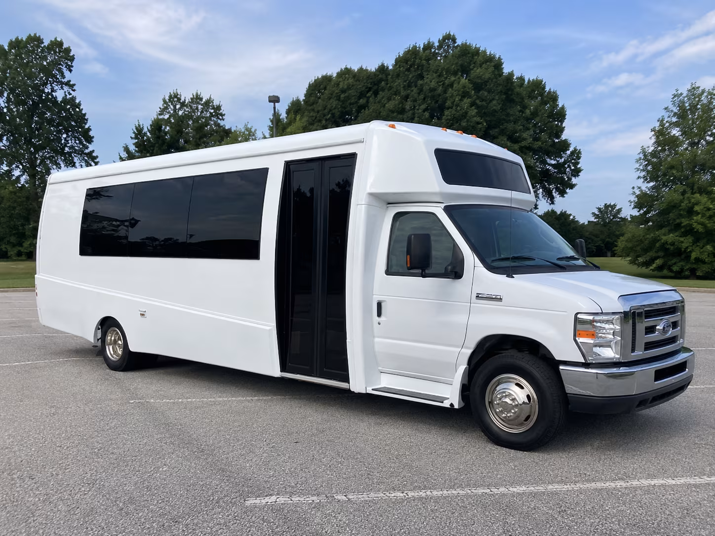 west sacramento 18 passenger party bus